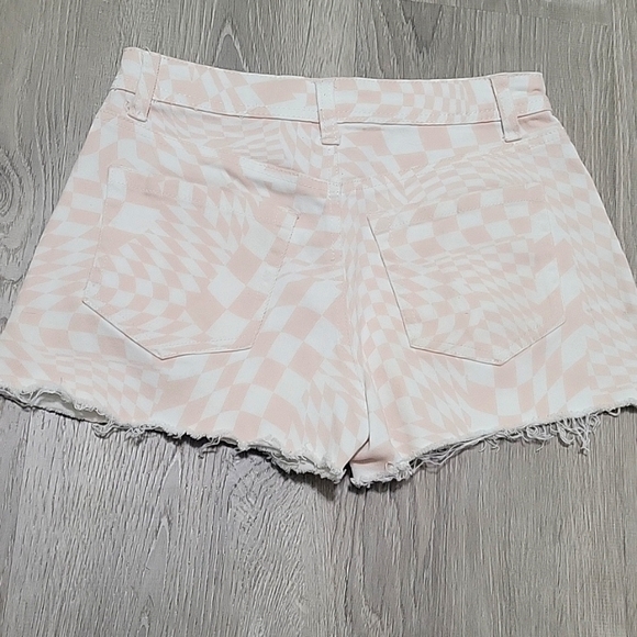 Shorts - Picture 3 of 3